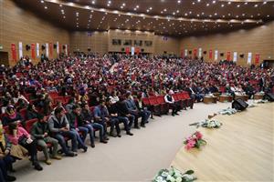 Dursun Ali Erzincanlı ASÜ’lülerle Buluştu 