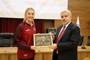 ASÜ’lüler Sordu, Kuzey’in Sultanları Yanıtladı
